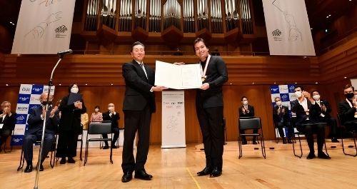 Maestro José Soares, regente assistente da Filarmônica de Minas Gerais, vence concurso internacional no Japão
