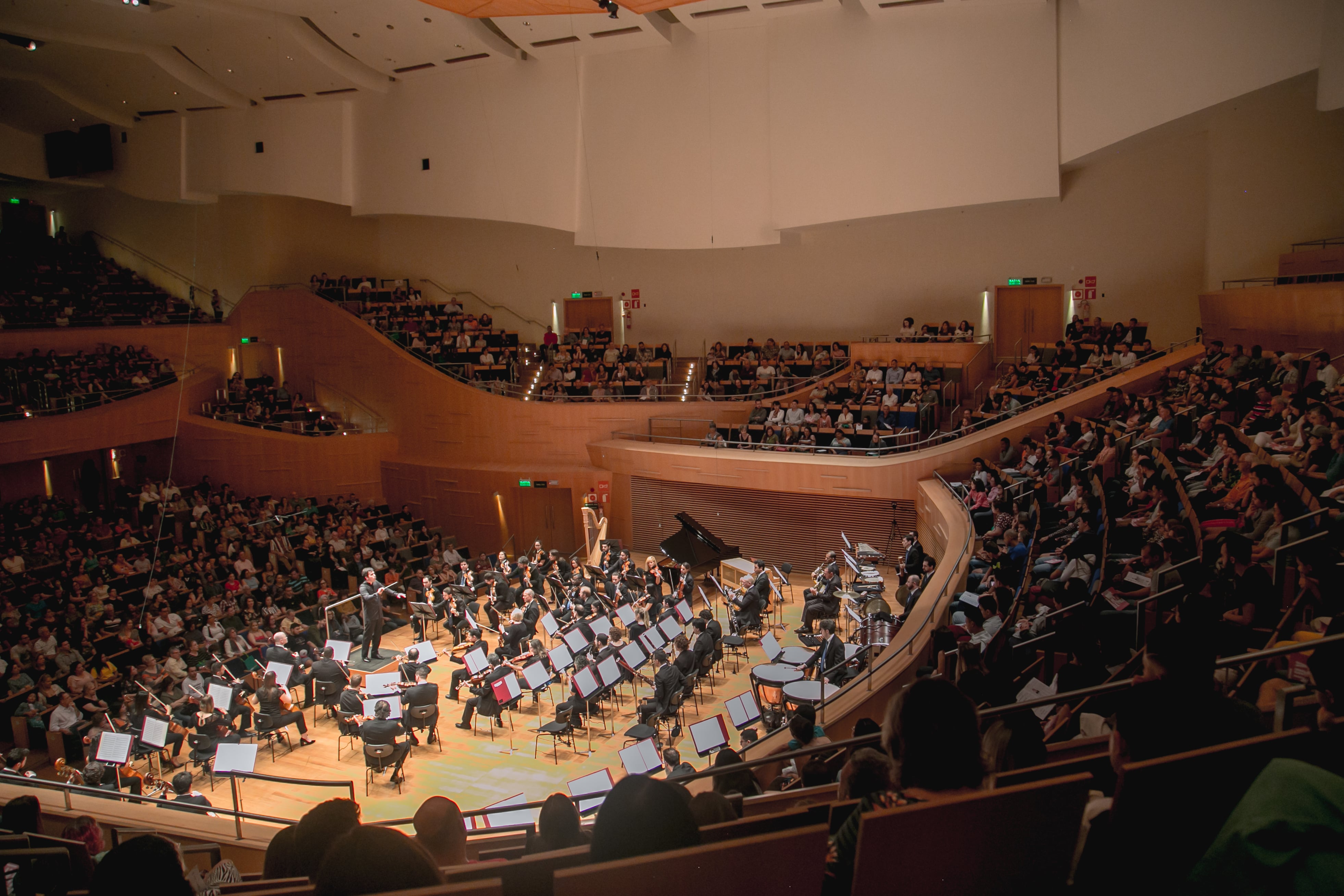 Filarmônica de Minas Gerais volta a receber o público na série “Concertos para a Juventude
