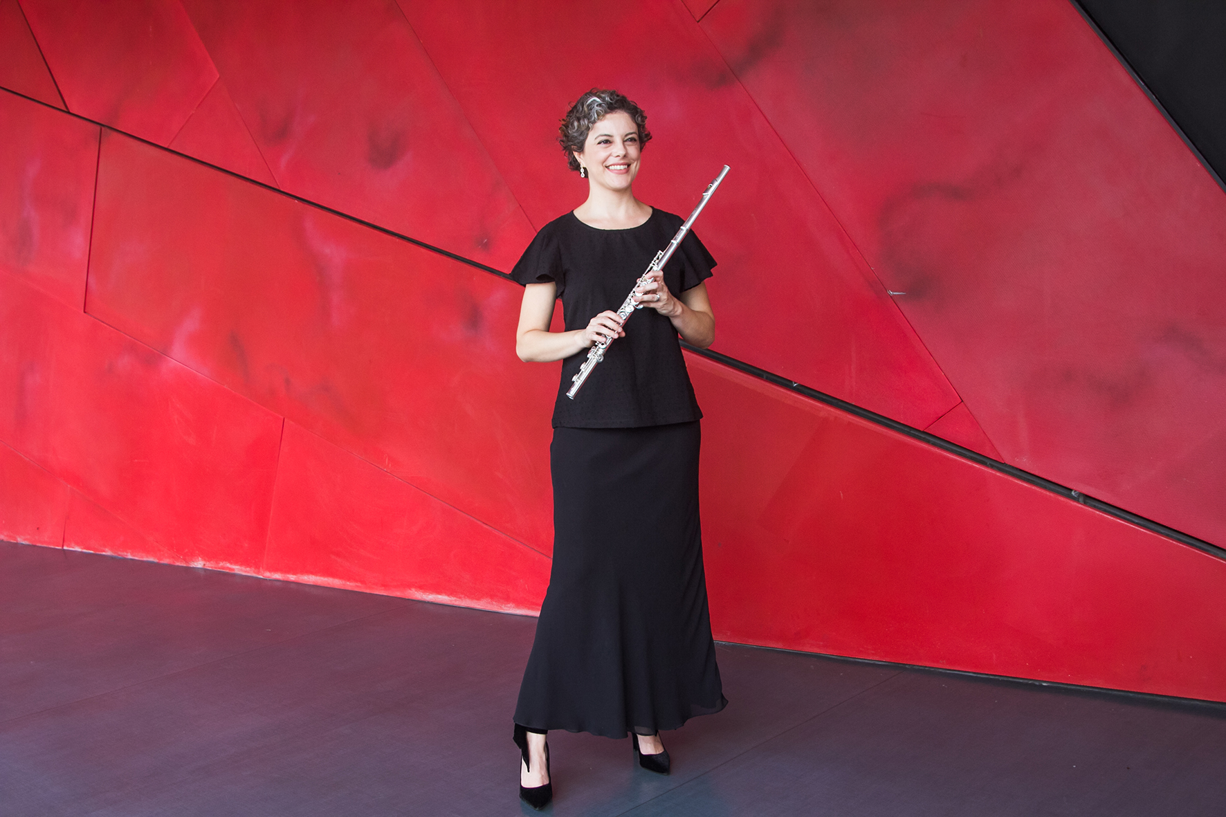 Filarmônica de Minas Gerais recebe principal flautista da orquestra, Cássia Lima, em concerto regido pelo maestro José Soares 