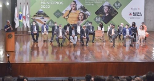 Governo de Minas e BDMG lançam crédito de R$ 300 milhões para financiar infraestrutura de cidades mineiras