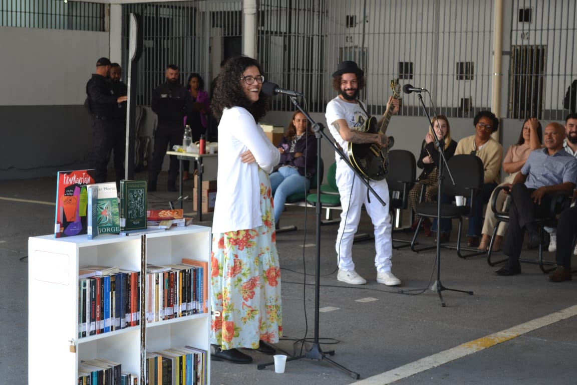 Governo de Minas lança projeto de remição de pena por leitura no Ceresp-Betim