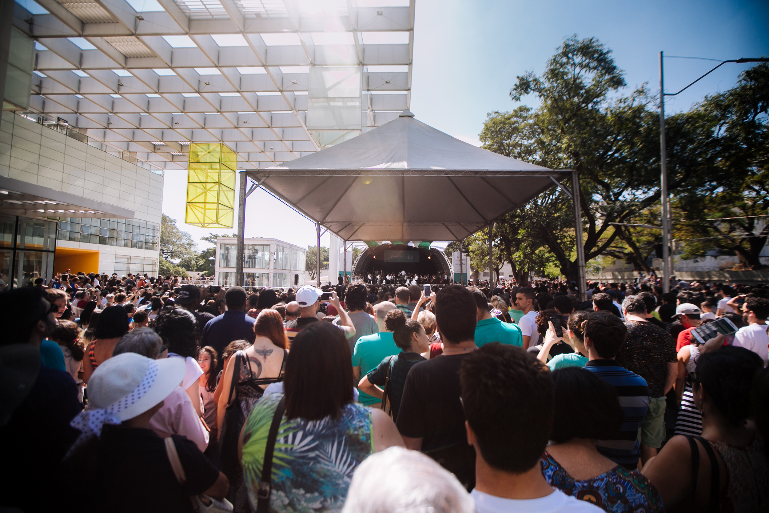 Filarmônica celebra Dia das Mães em concerto gratuito em frente à Sala Minas Gerais