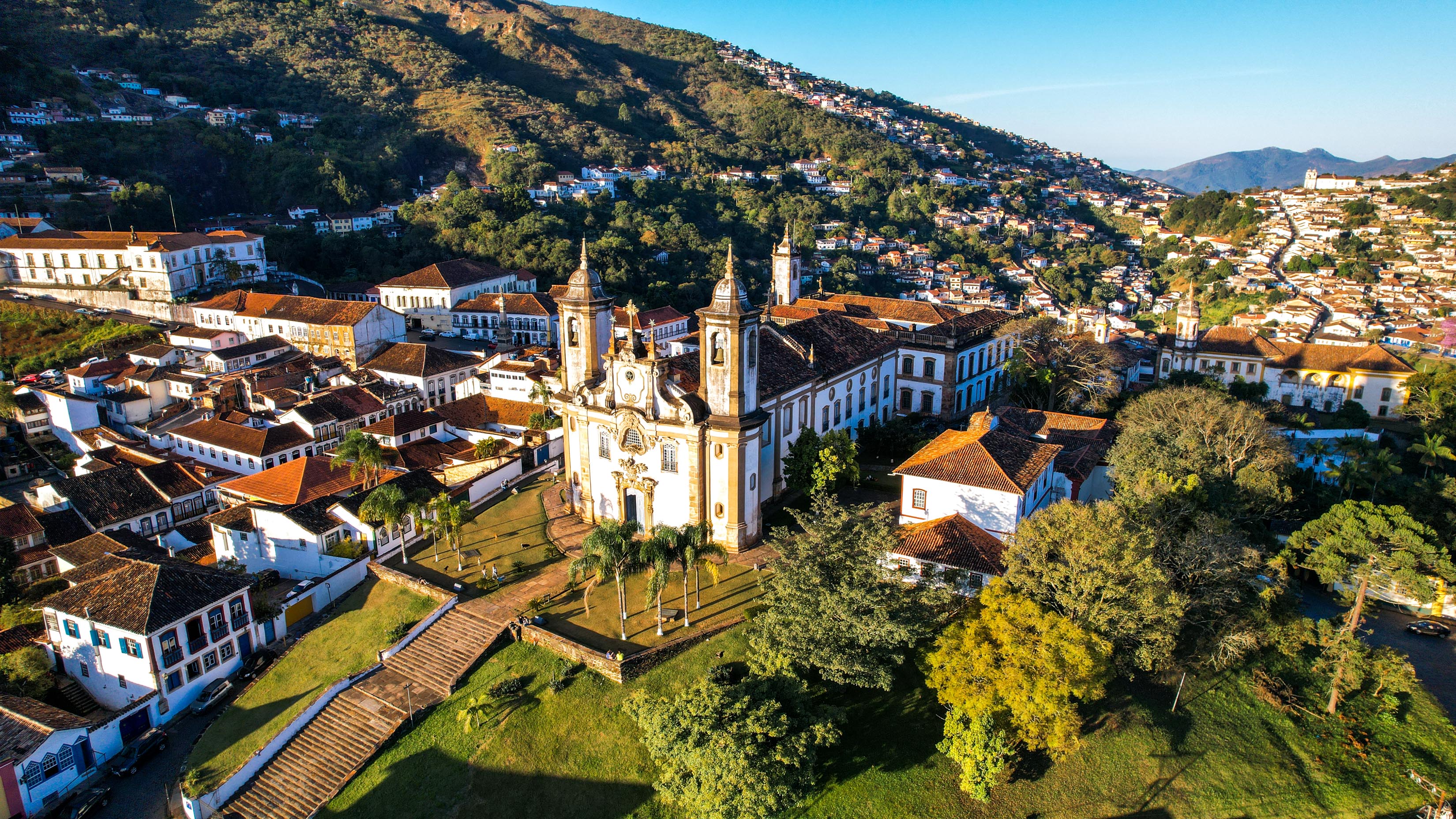 Minas Gerais lidera crescimento do turismo no Brasil e fatura R$ 34 bi com atividade em 2023