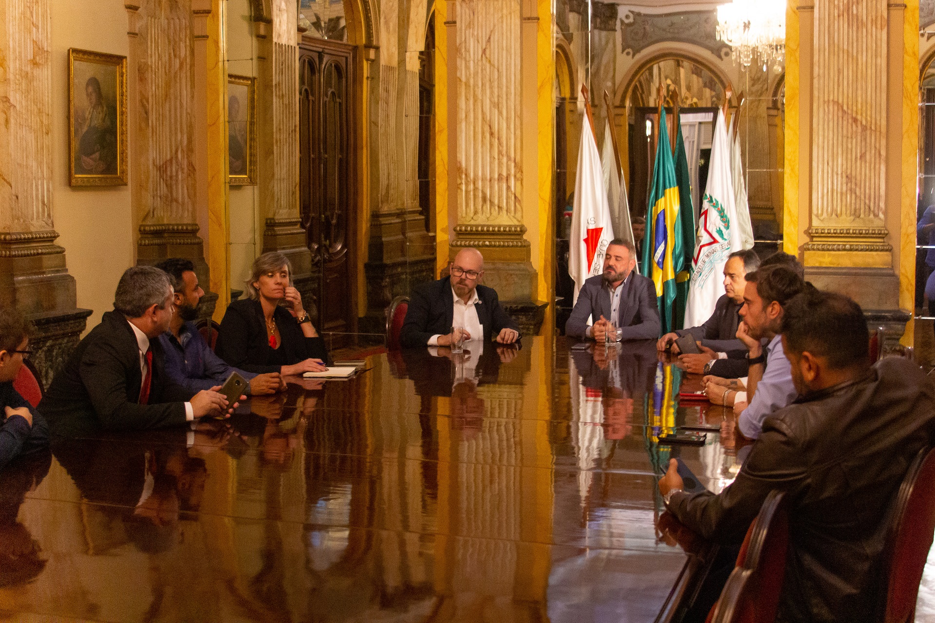 Governo de Minas entrega o Plano Estadual de Desenvolvimento da Economia da Criatividade aos presidentes das Comissões de Cultura, Turismo e Gastronomia da ALMG