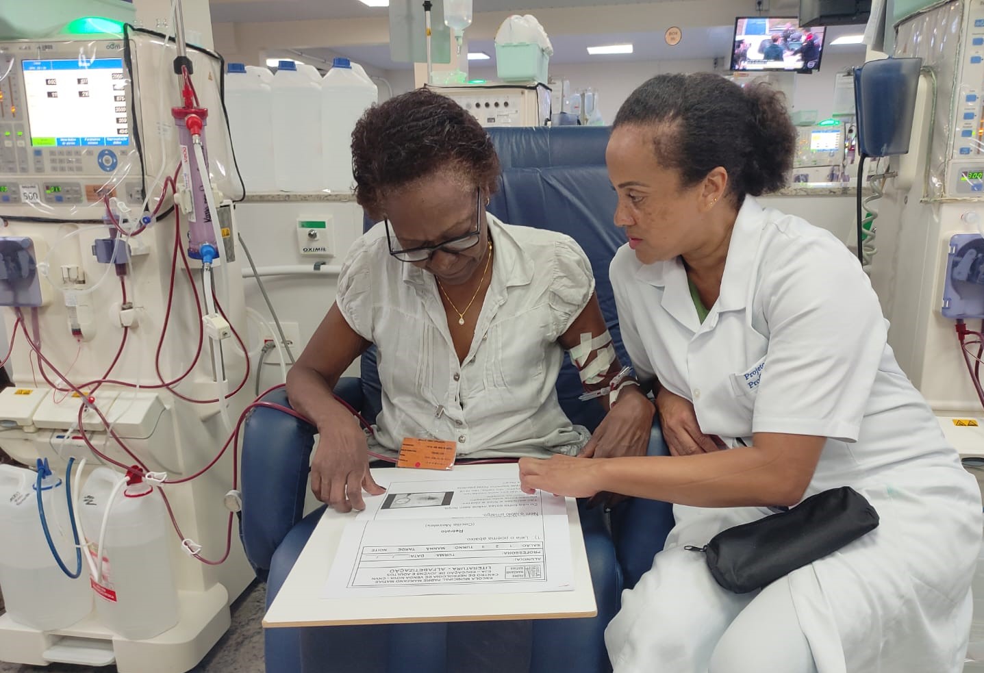 Hospital Evangélico de Belo Horizonte inaugura, em parceria com o Governo de Minas, espaço de leitura para pacientes da unidade de Nefrologia, em Venda Nova