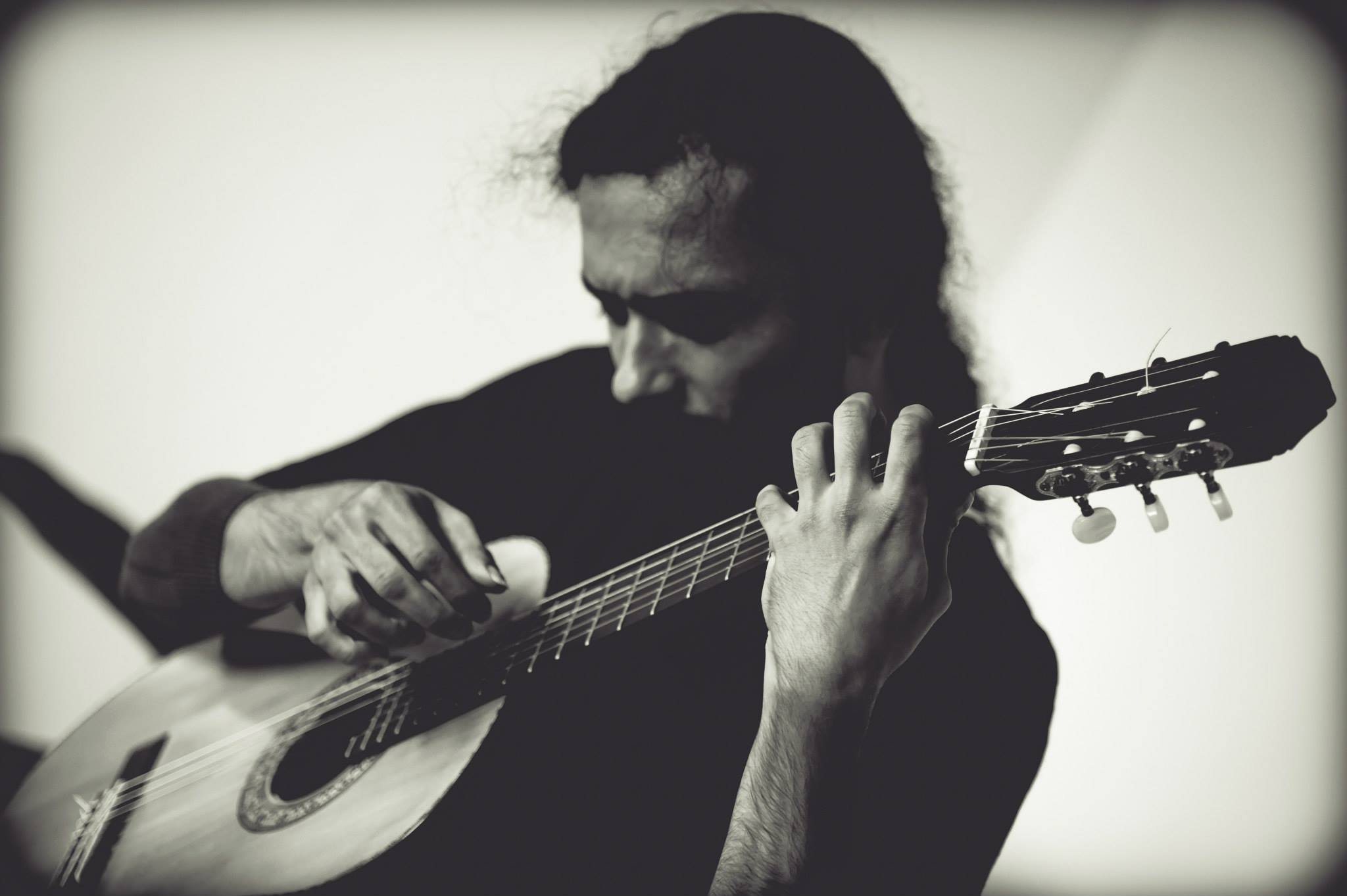 Concerto no museu: Museu Mineiro recebe o “Banquete Lírico”, do violonista Stanley Levi