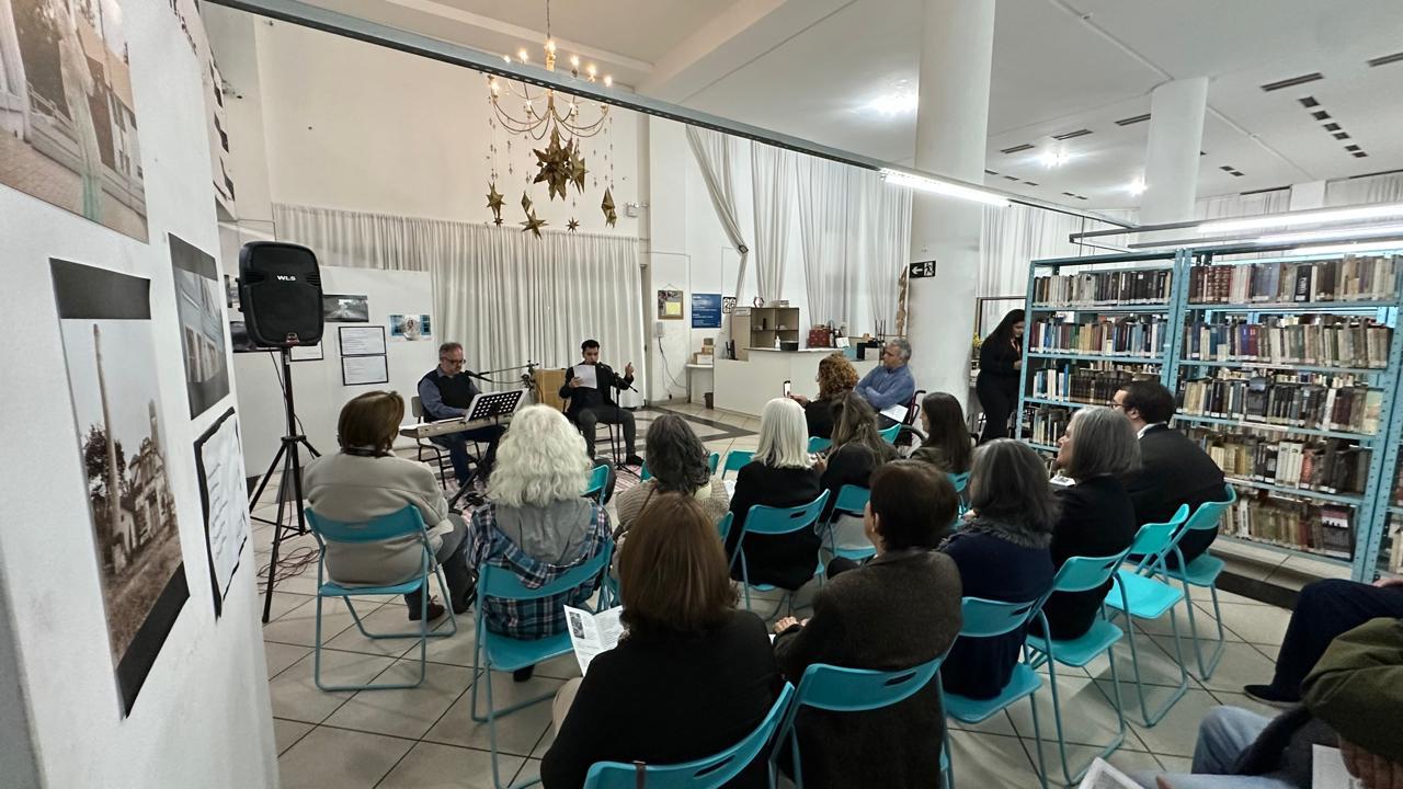 BibliotecaMunicipal Divinopolis 11 6.jpg Biblioteca Divinopolis