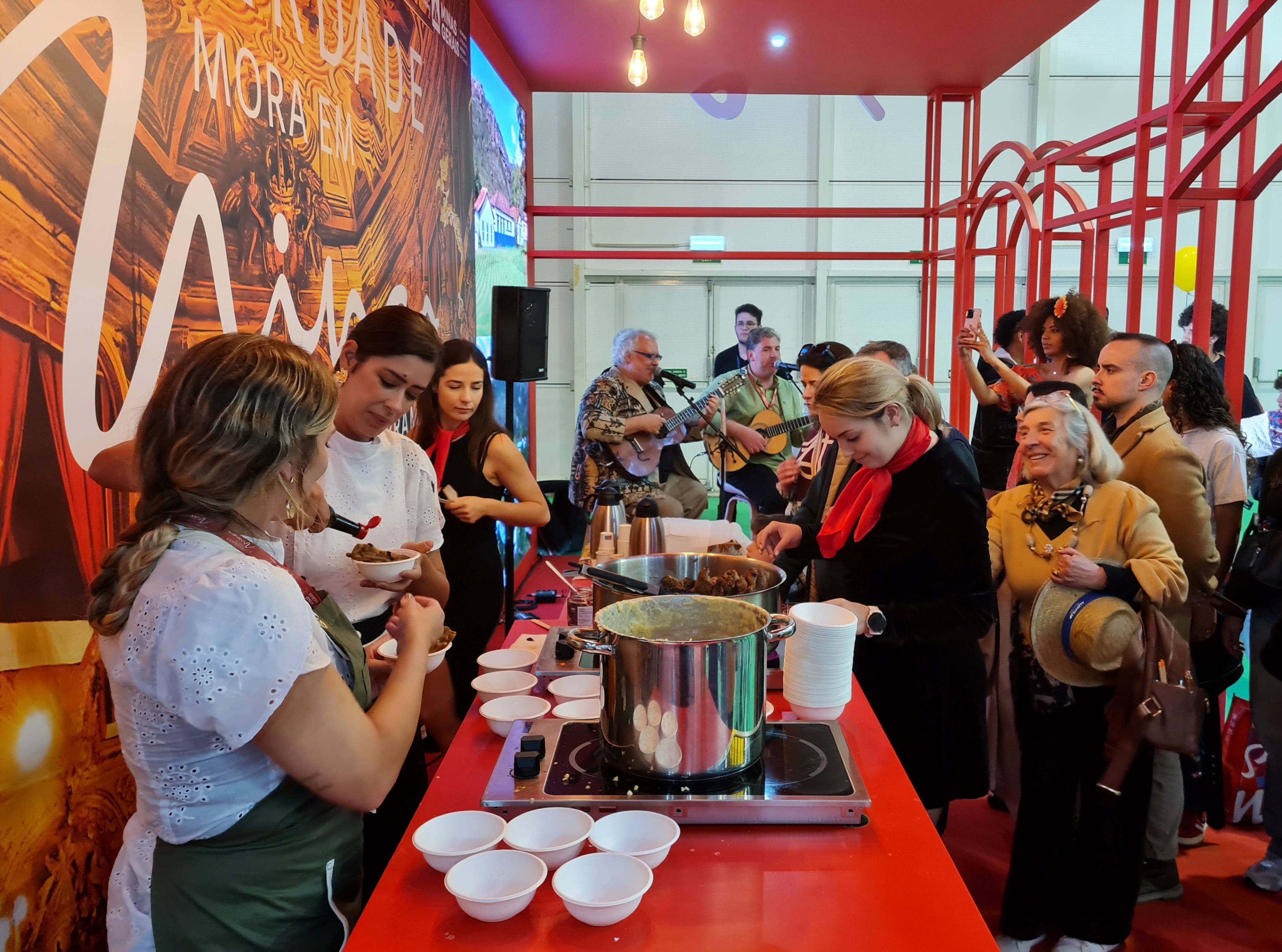 Minas Gerais conquista Lisboa: 60 mil visitantes, 30 mil sabores servidos e R$ 60 milhões em negócios na maior feira de turismo de Portugal