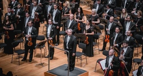 Filarmônica de Minas Gerais dá continuidade à hístória da orquestra moderna neste sábado